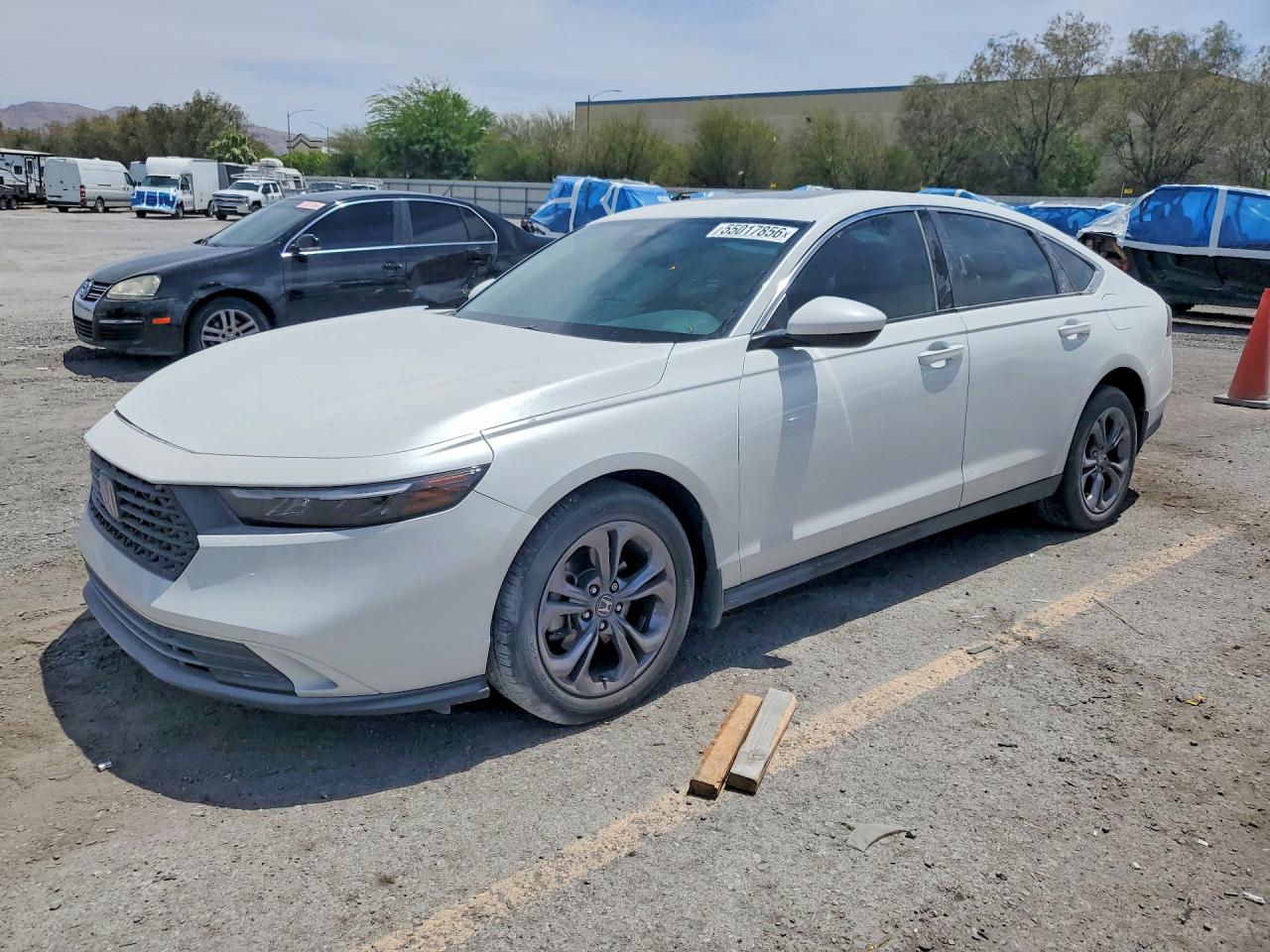 Salvage Honda Accord Image