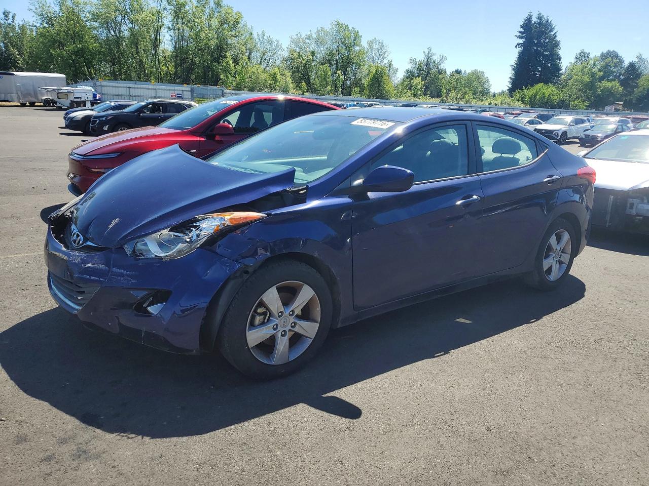 Salvage Hyundai ELANTRA Image