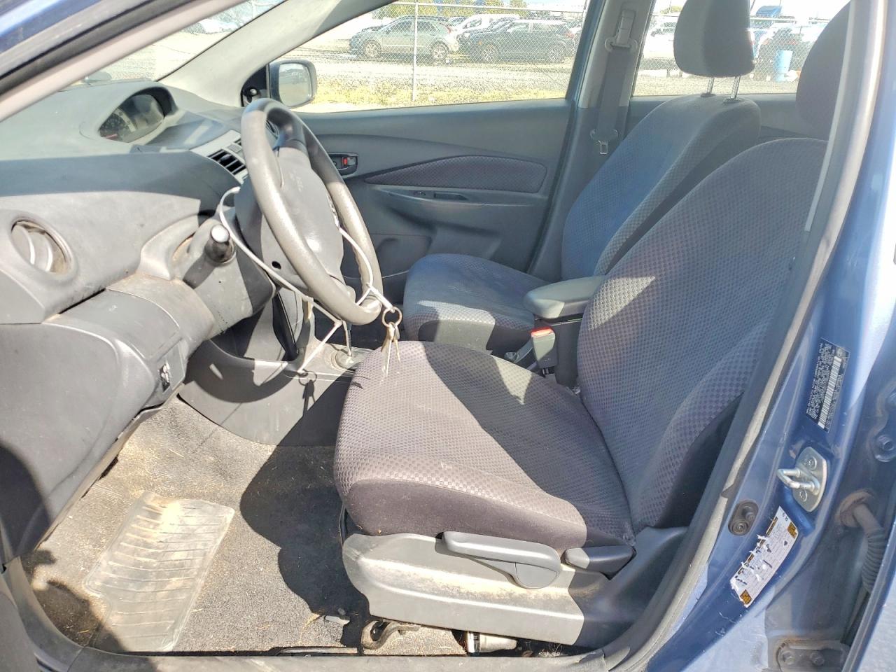 Toyota Yaris Base