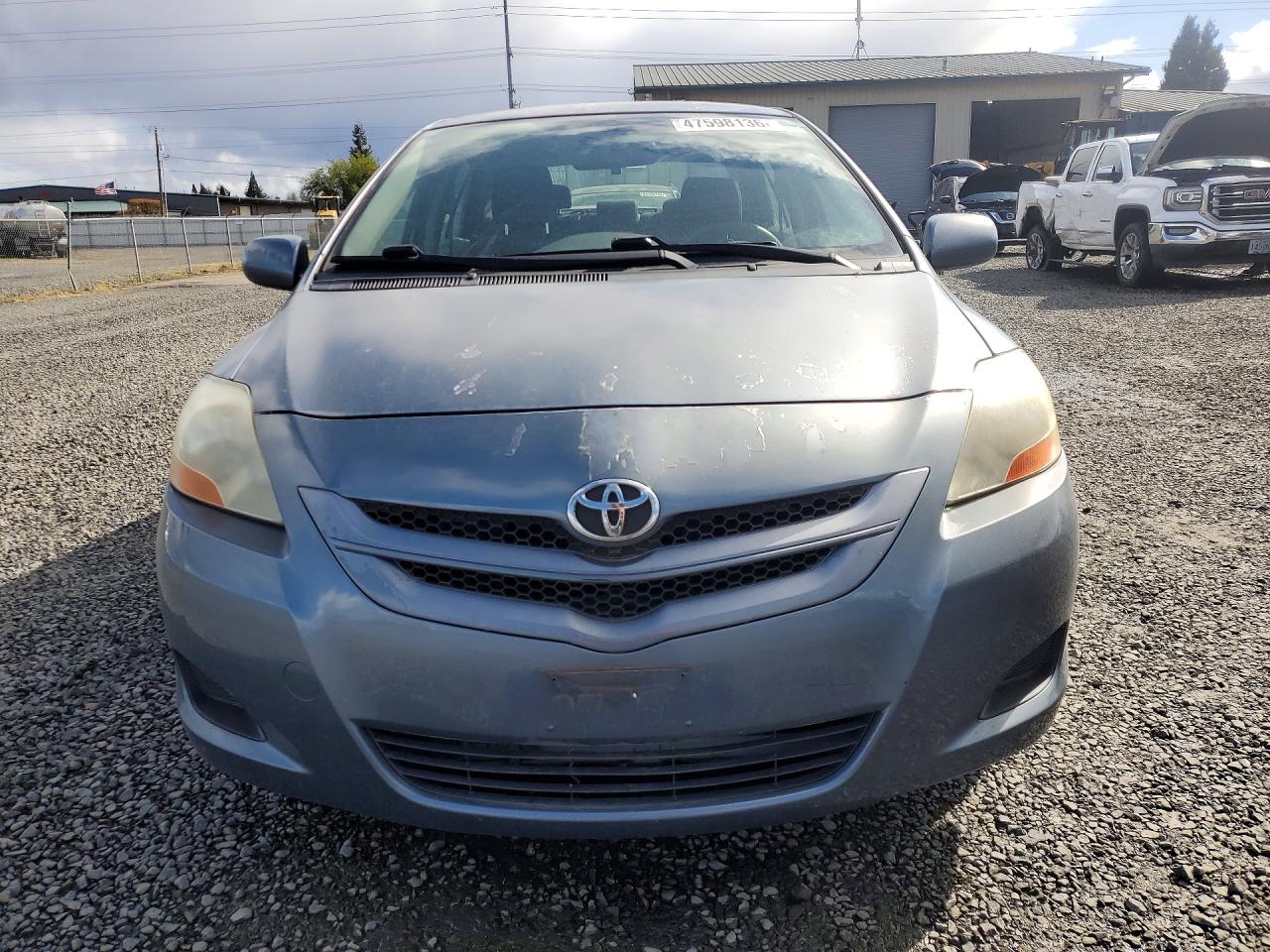 Toyota Yaris Base