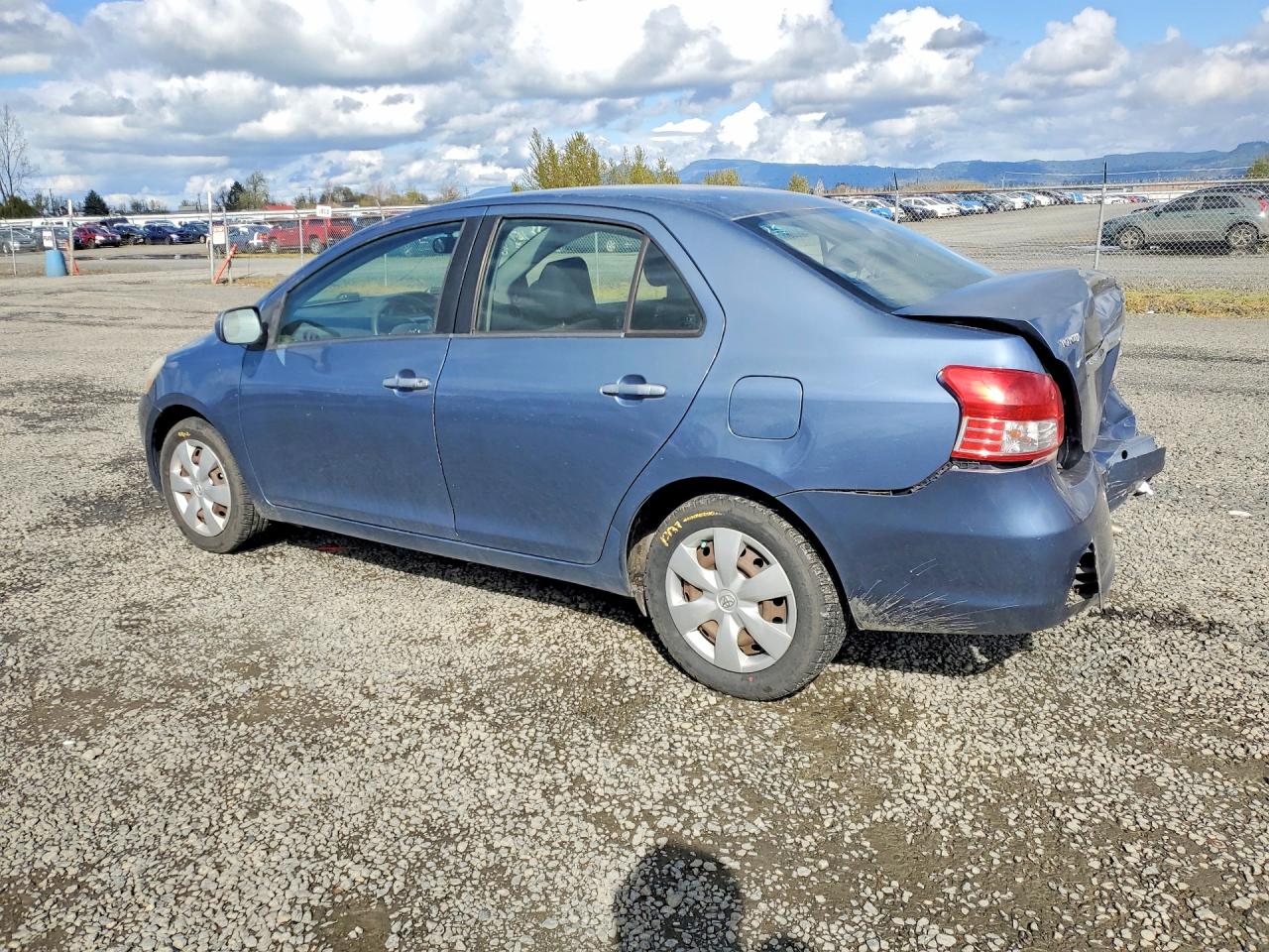 Toyota Yaris Base