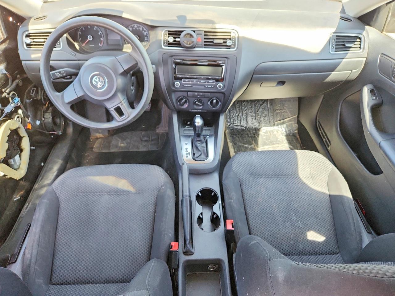 Volkswagen Jetta Base