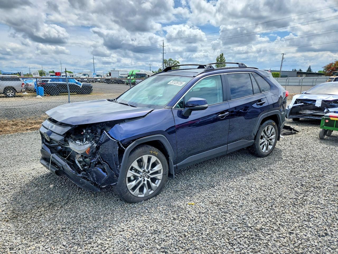 Salvage Toyota RAV4 Image