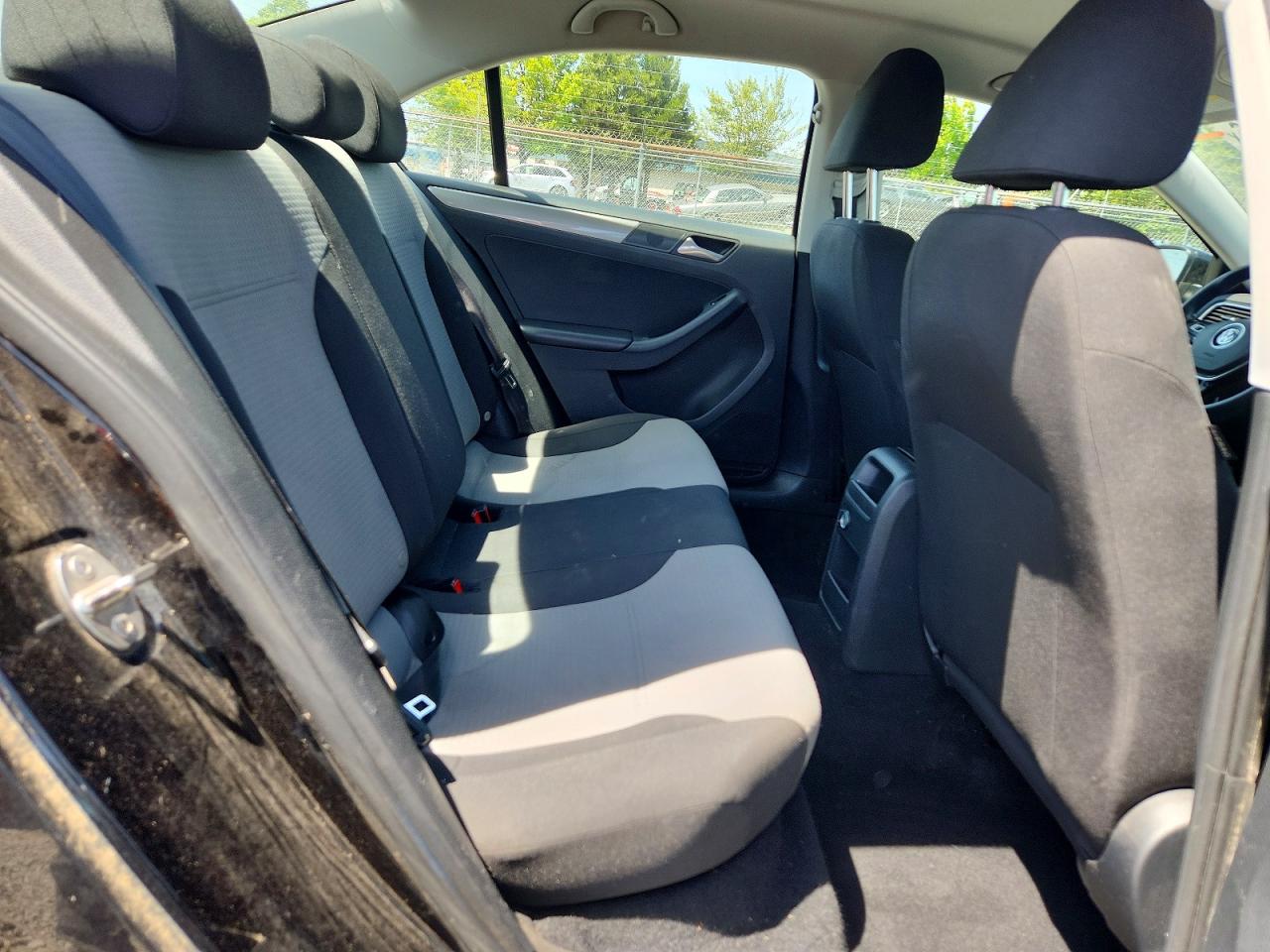Volkswagen Jetta S