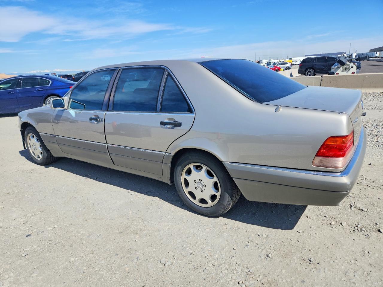 Mercedes-Benz S-Class 320