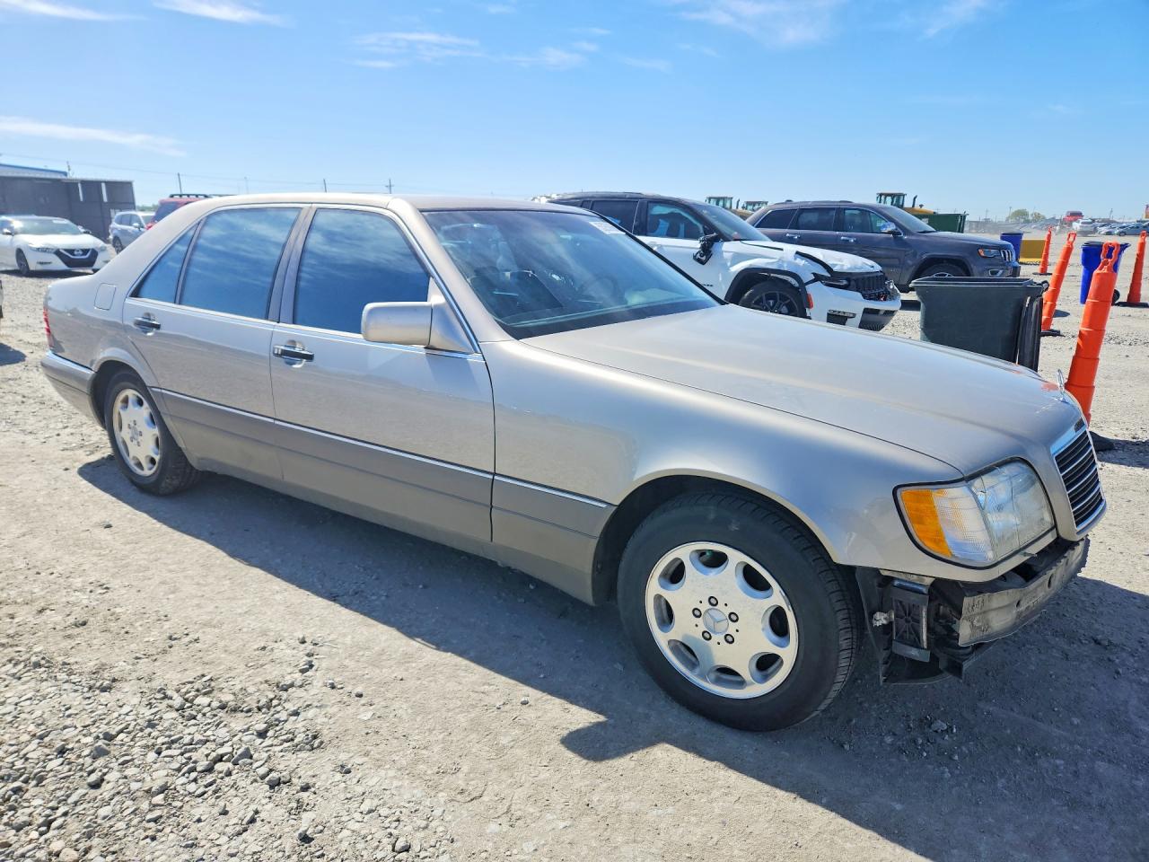Mercedes-Benz S-Class 320