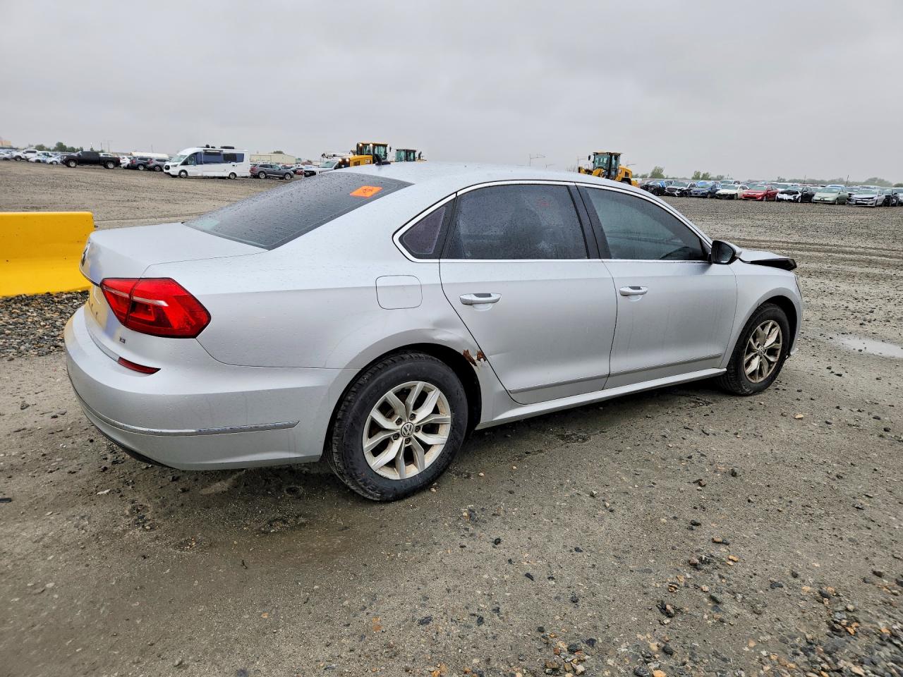 Volkswagen Passat S