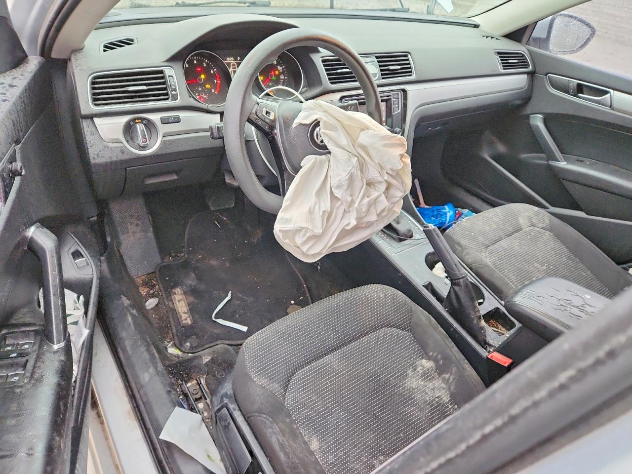 Volkswagen Passat S