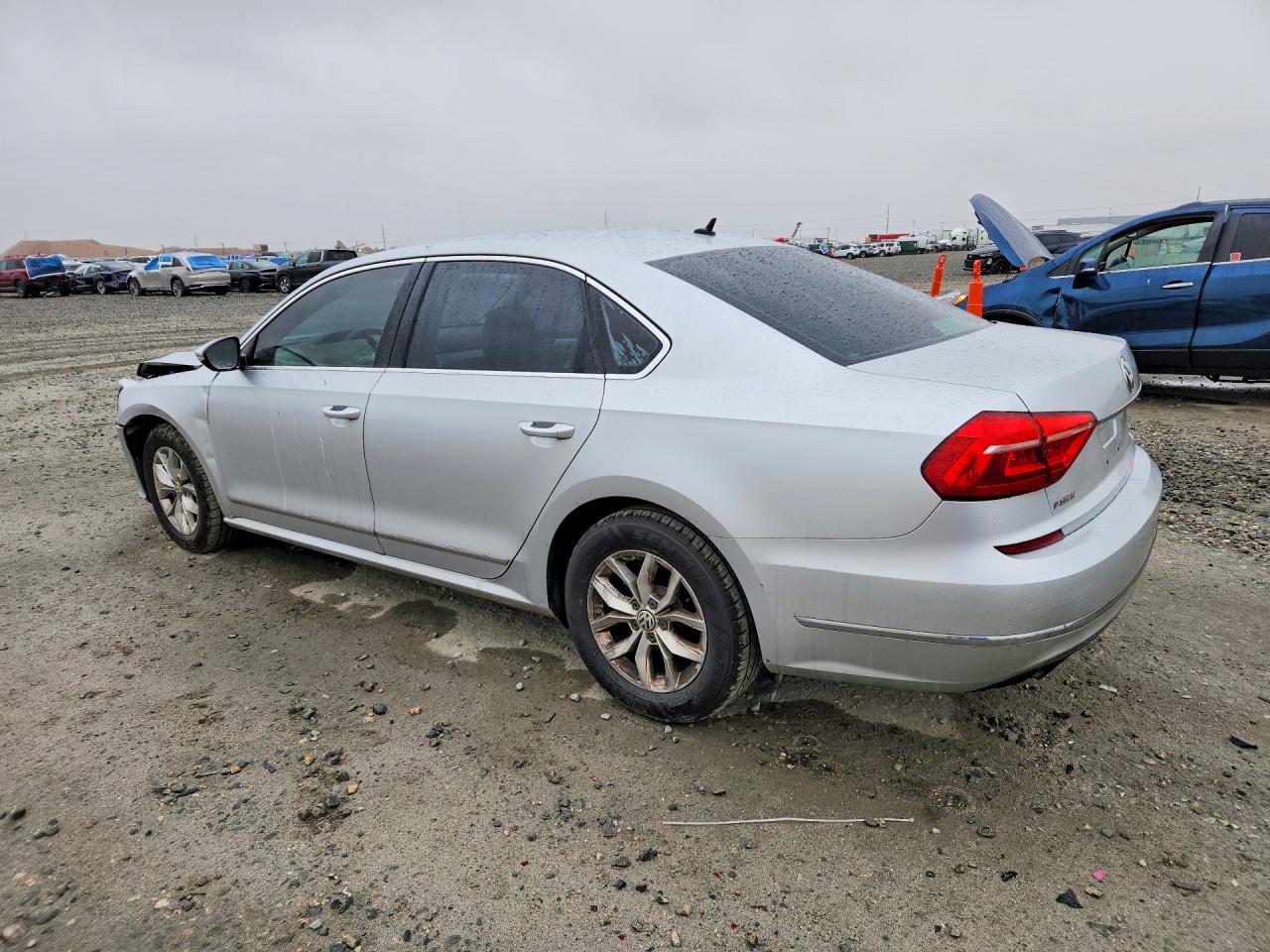 Volkswagen Passat S