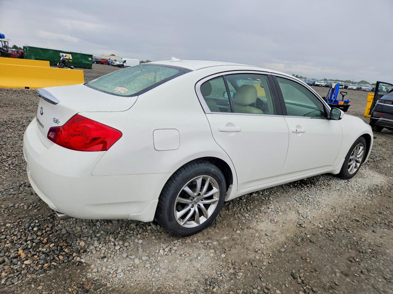 INFINITI G37 X