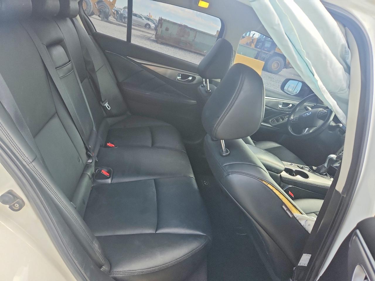 INFINITI Q50 Base