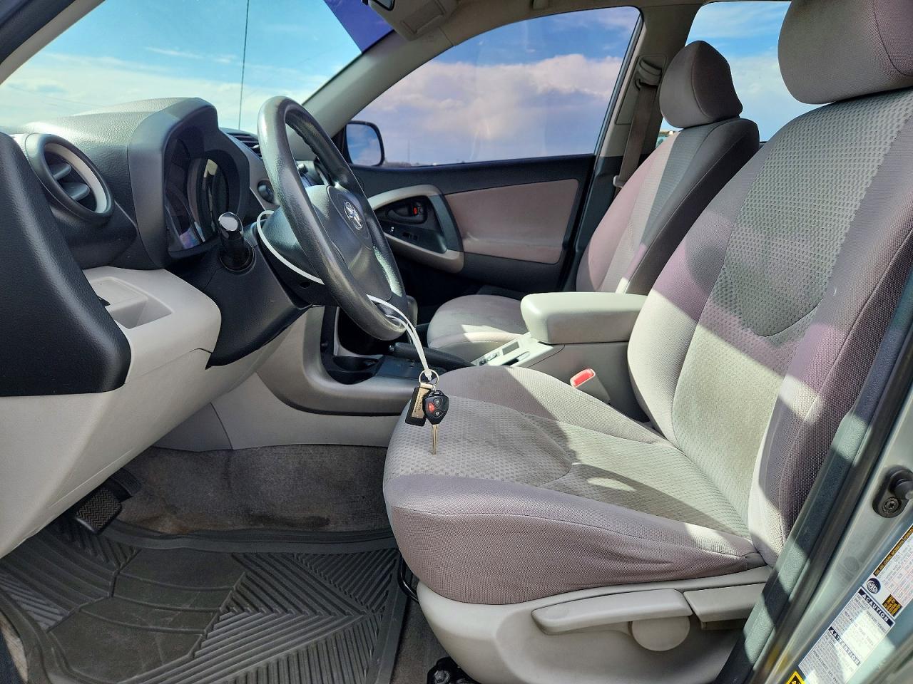 Toyota RAV4 Base