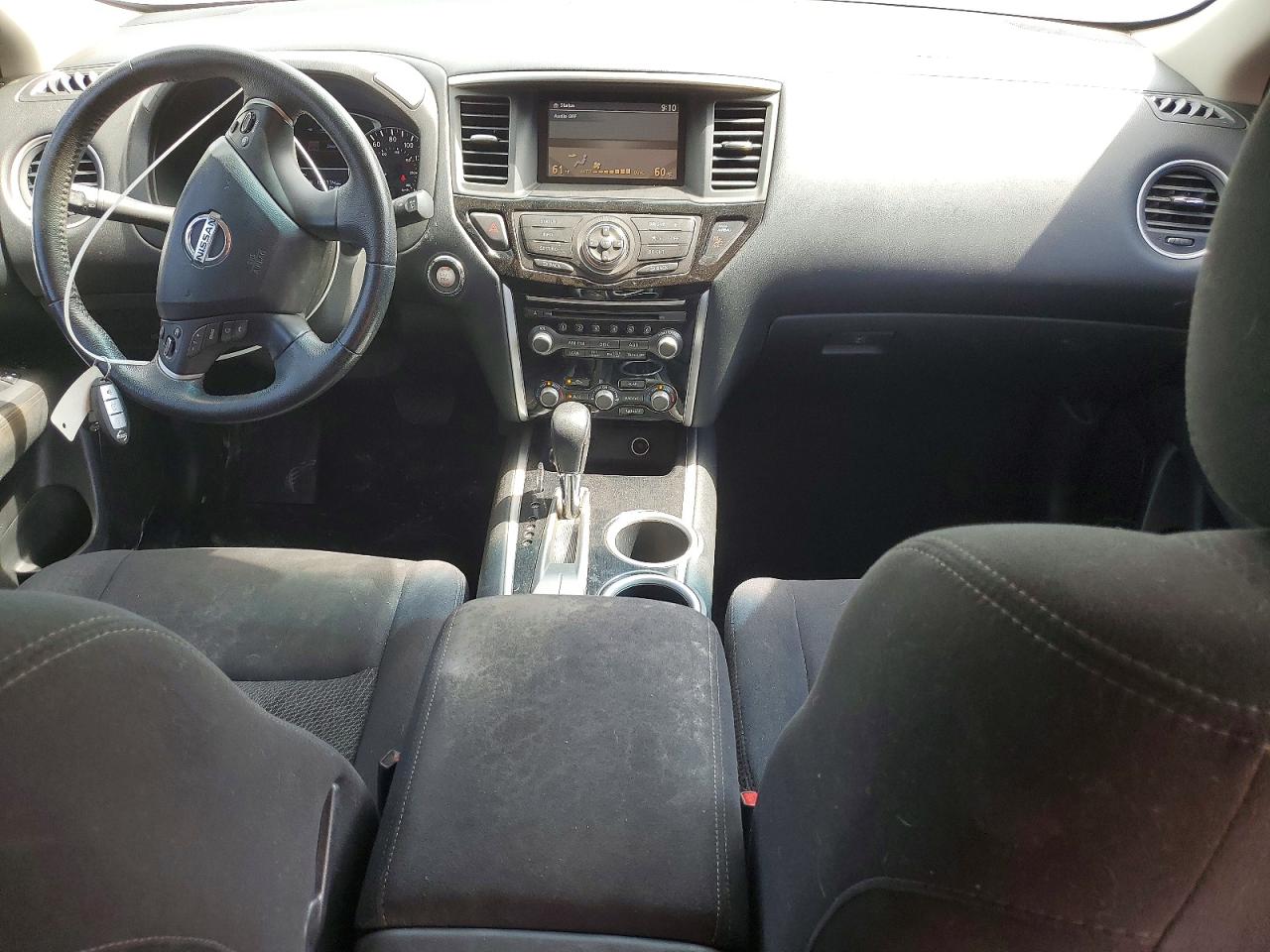 Nissan Pathfinder S