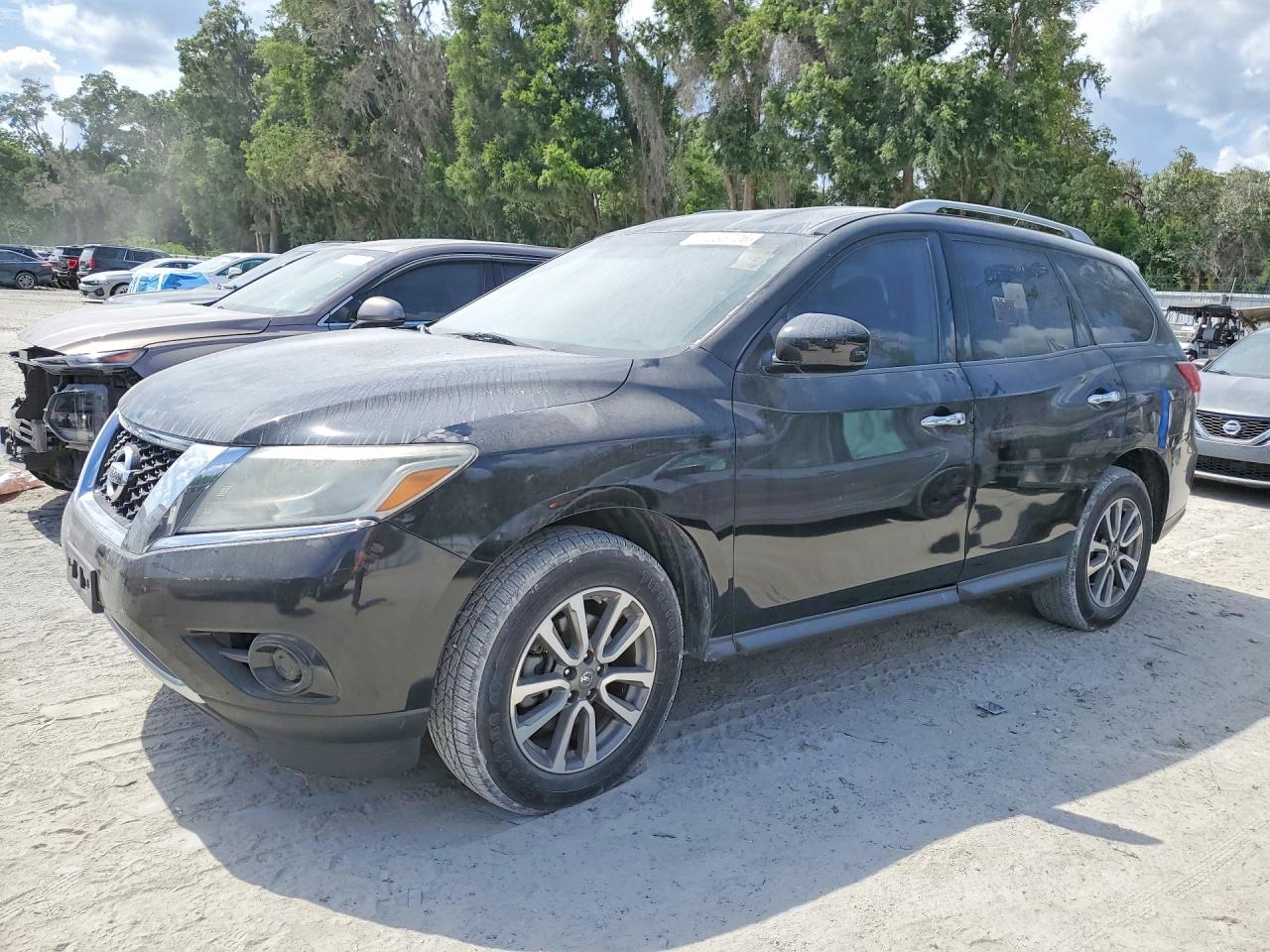Salvage Nissan Pathfinder Image