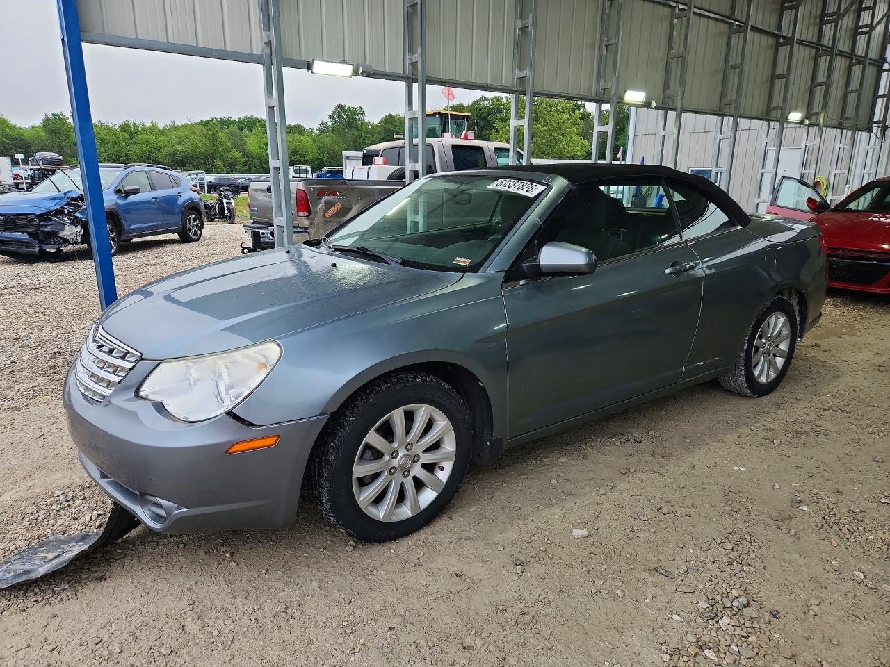 Salvage Chrysler Sebring Image