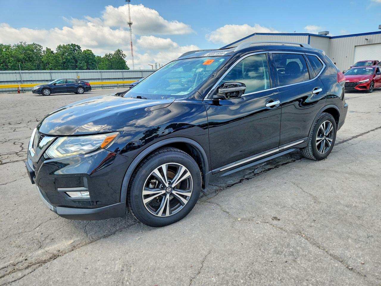 Salvage Nissan Rogue Image