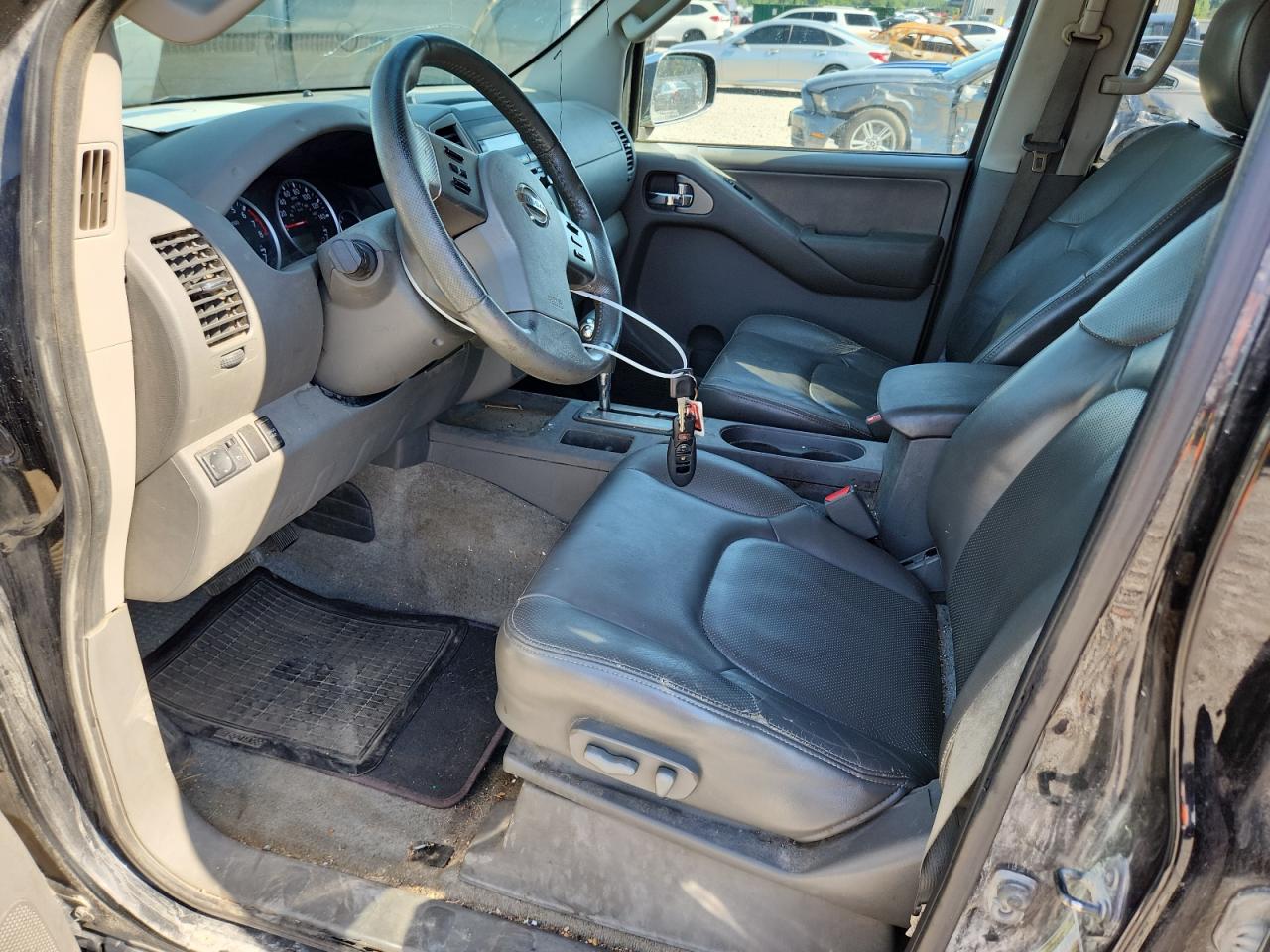 Nissan Frontier Sv V6