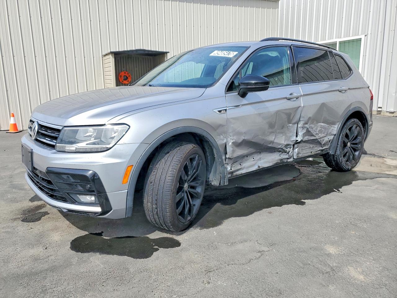 Salvage Volkswagen Tiguan Image