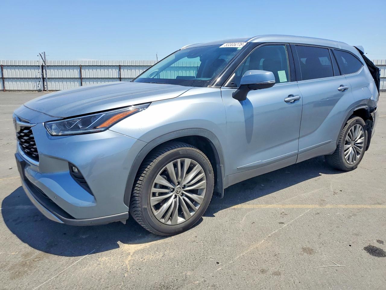 Salvage Toyota Highlander Image