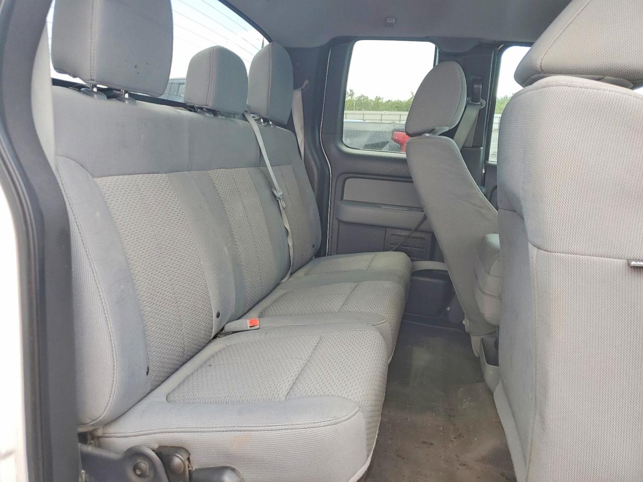 Ford F-150 Super Cab
