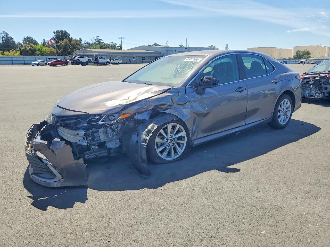 Salvage Toyota Camry Image