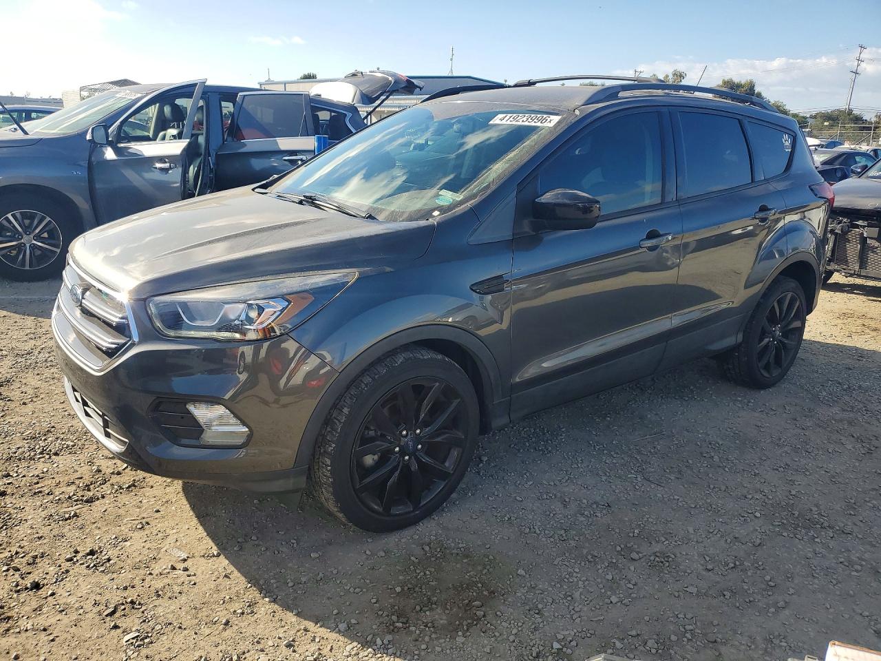 Salvage Ford Escape Image