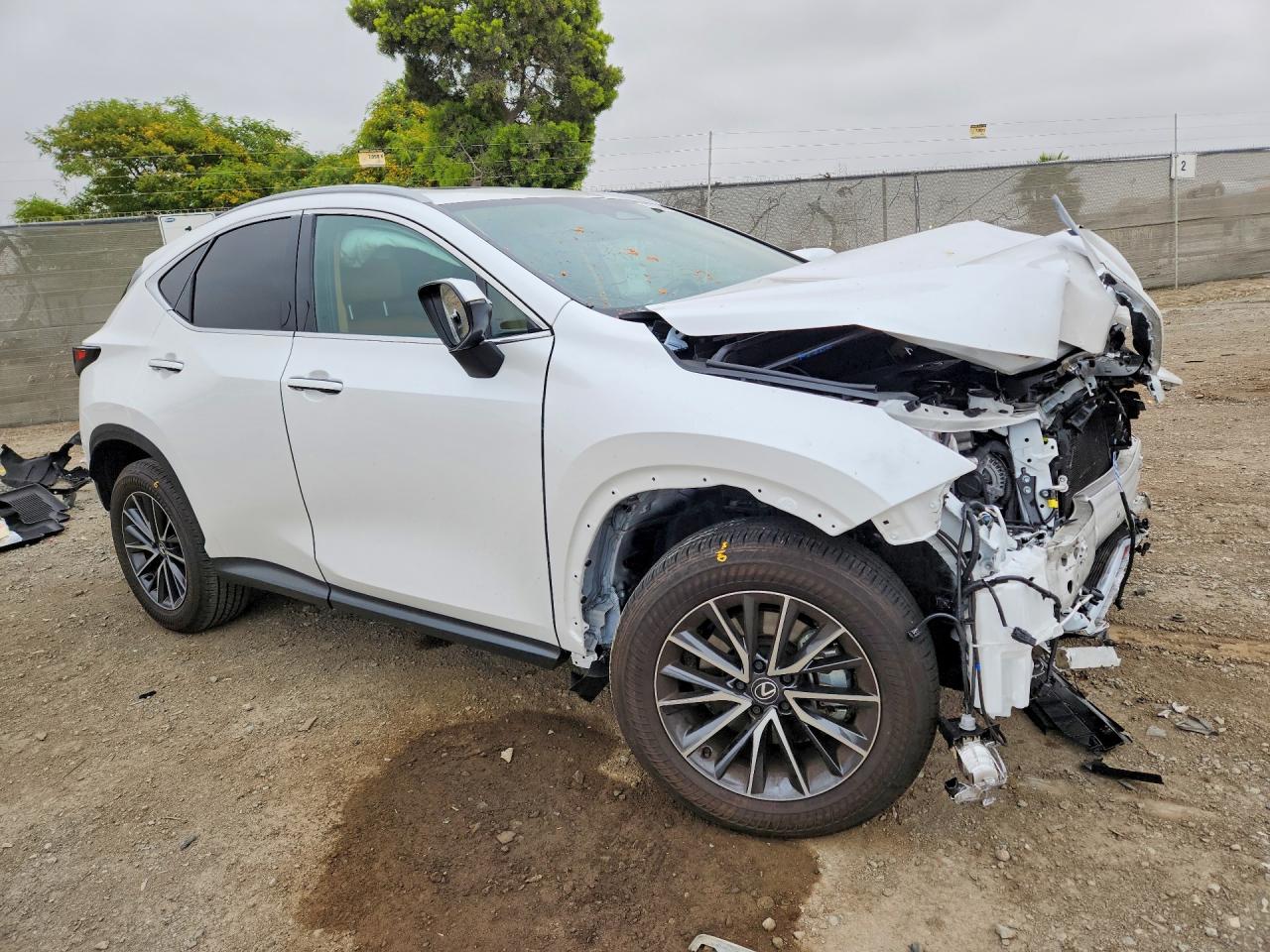 Lexus NX Base