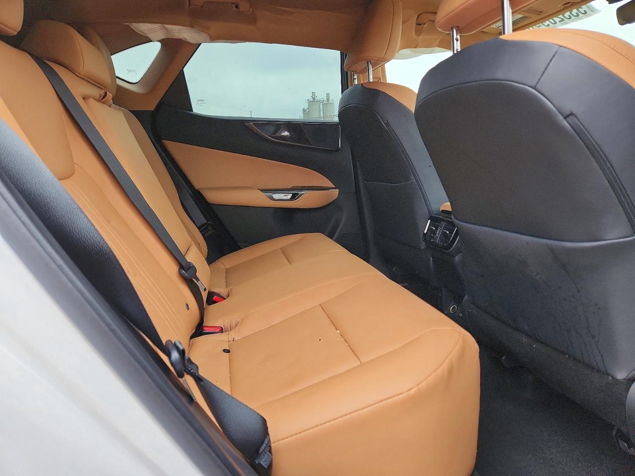 Lexus NX Base