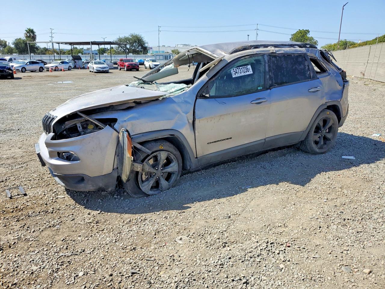 Salvage Jeep Cherokee Image