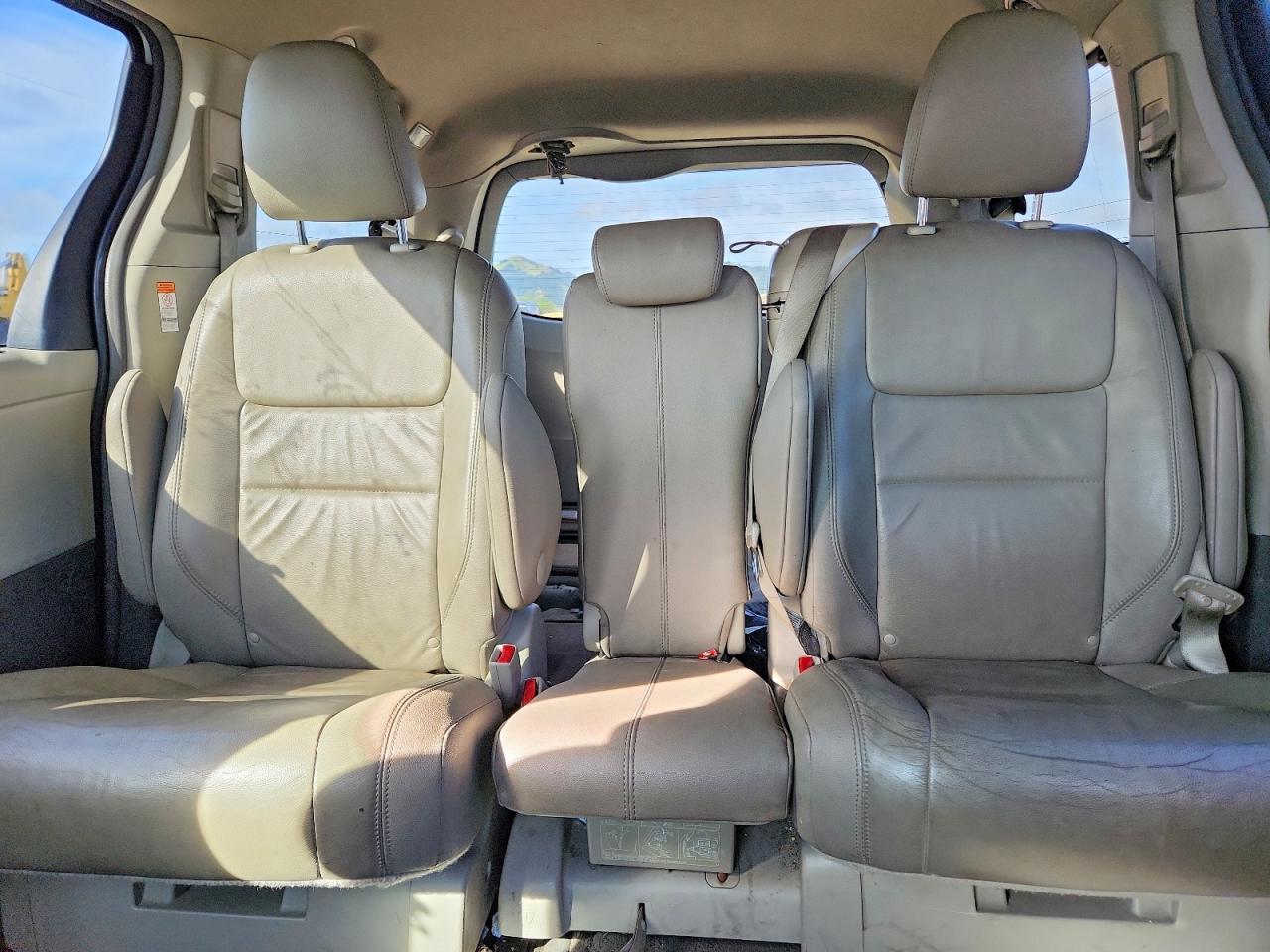 Toyota Sienna Xle 8-passenger