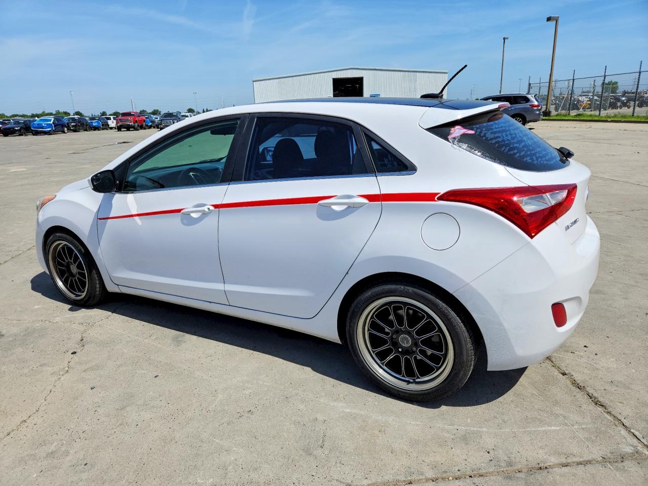 Hyundai ELANTRA Base