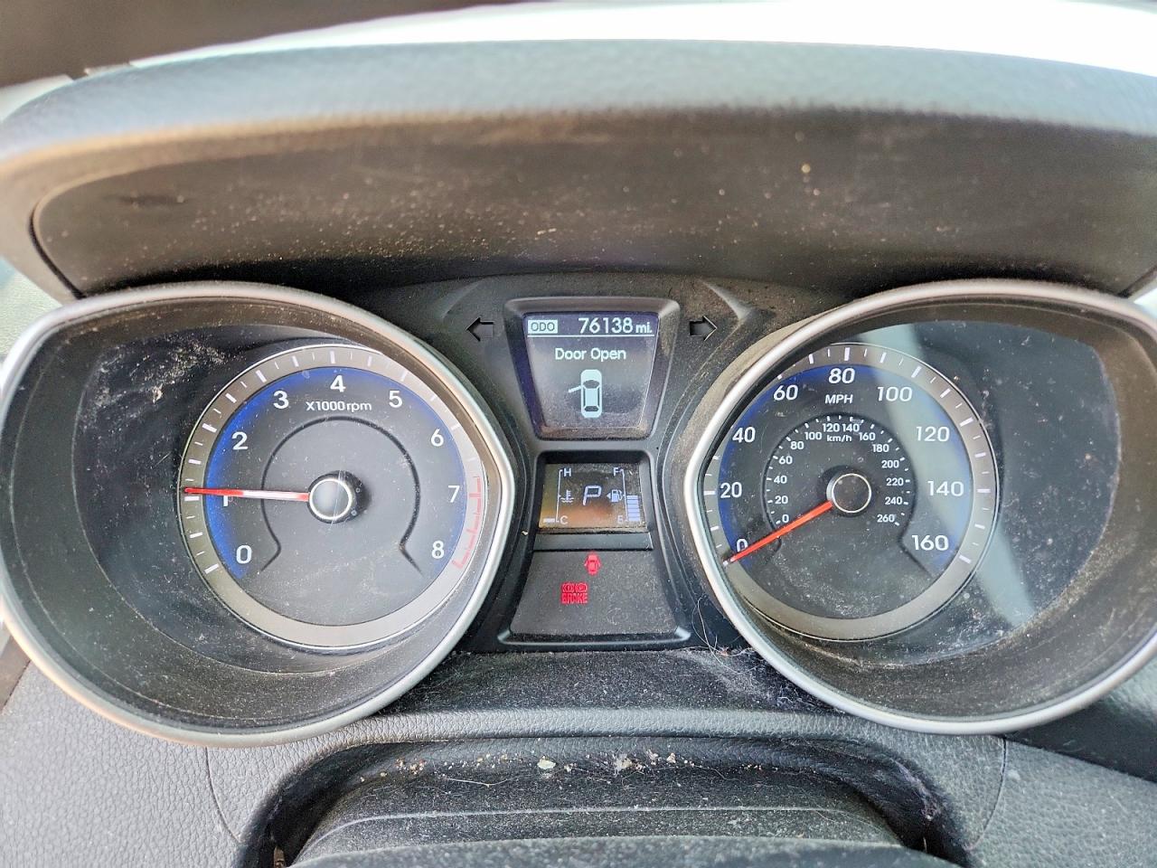 Hyundai ELANTRA Base