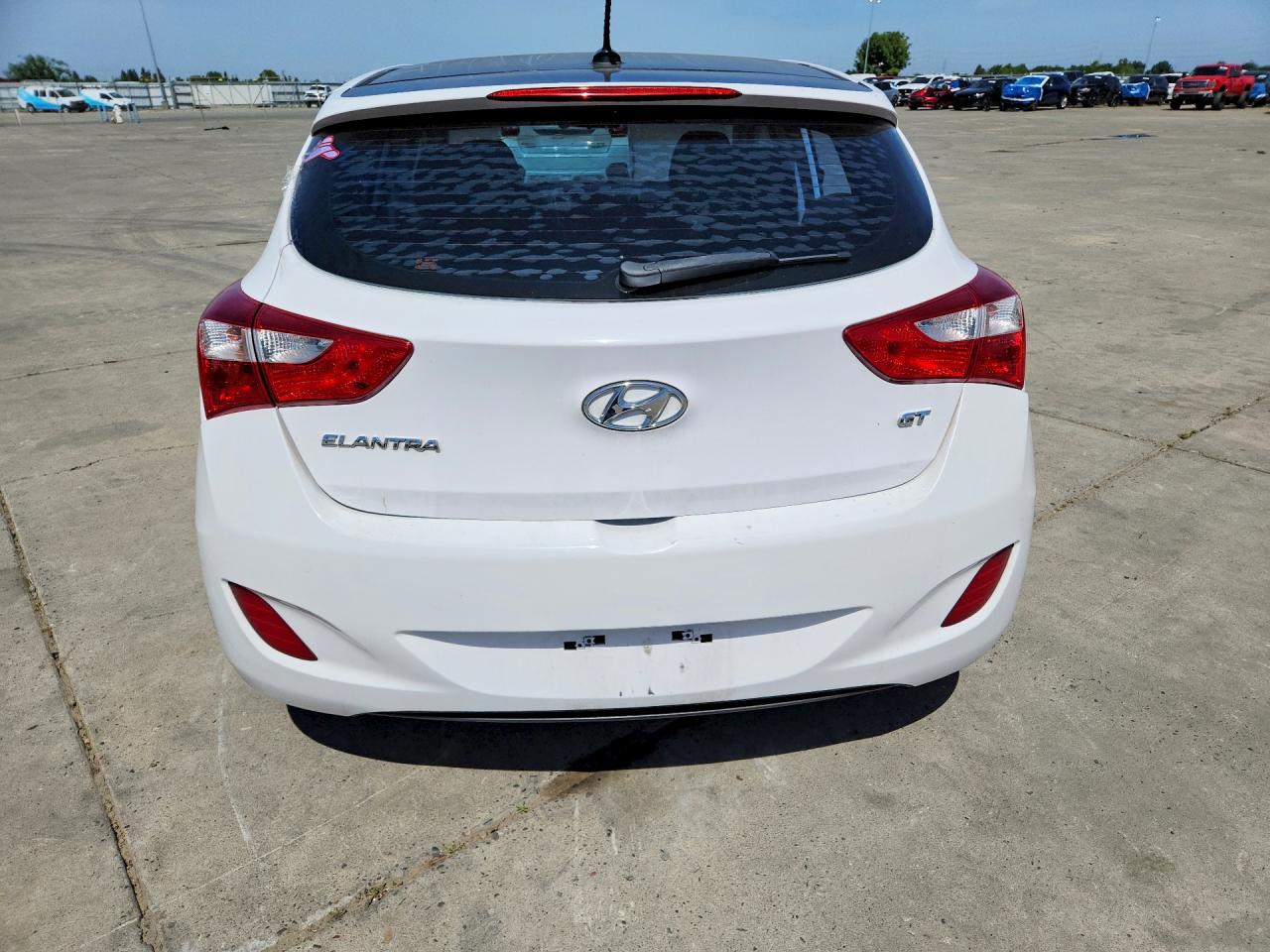 Hyundai ELANTRA Base