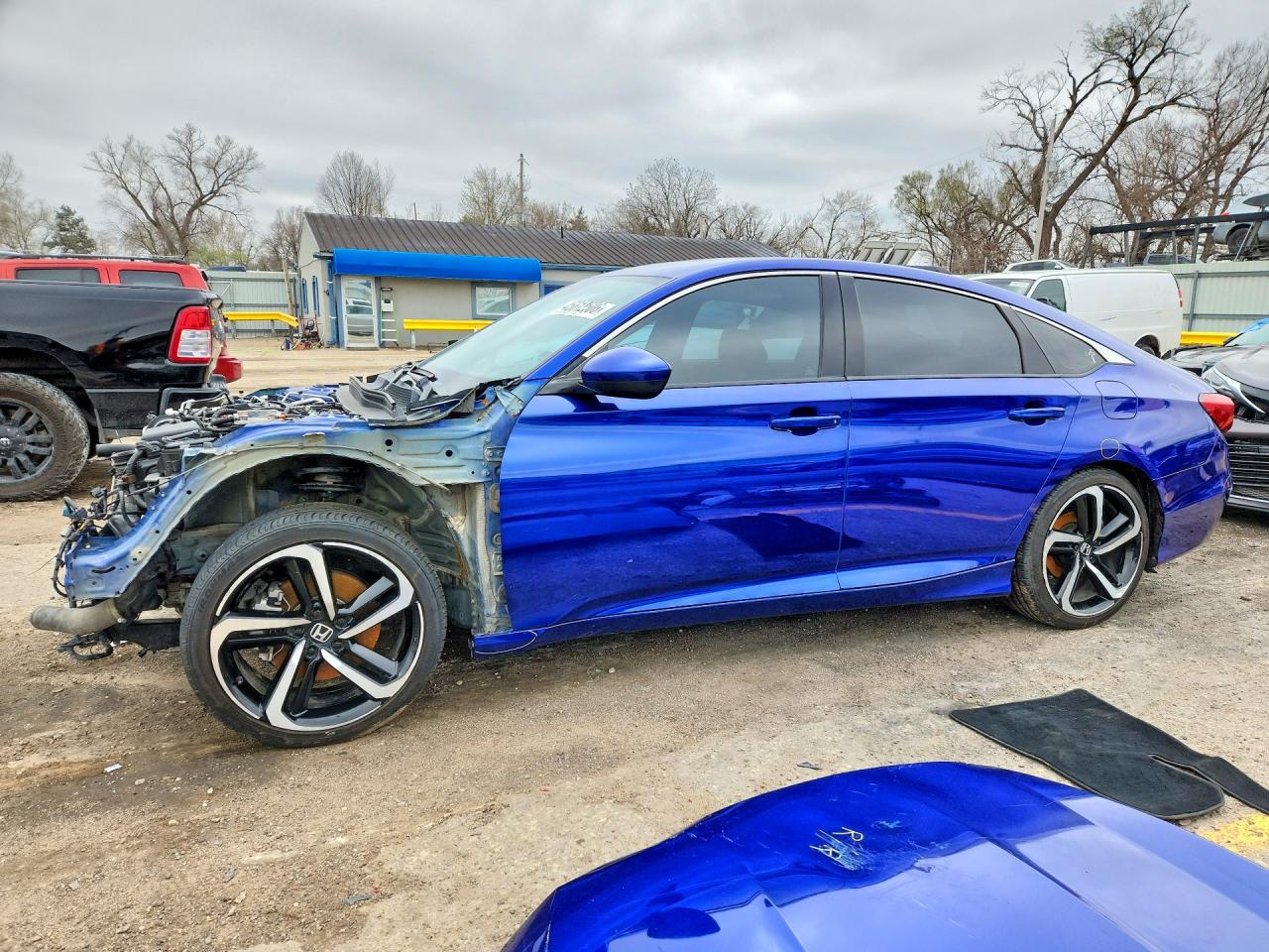 Salvage Honda Accord Image