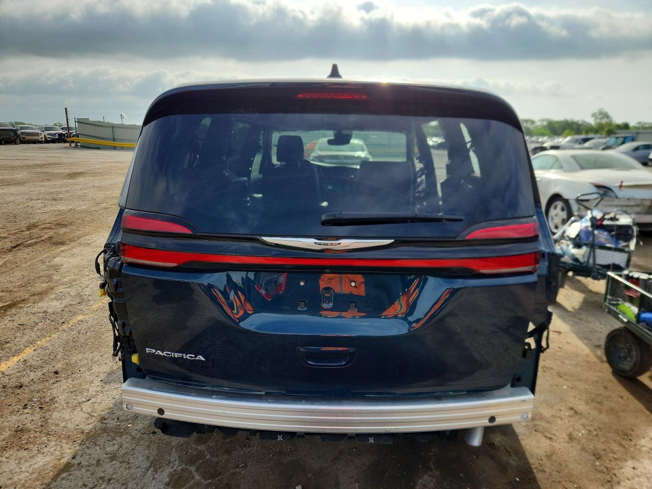 Chrysler Pacifica Select