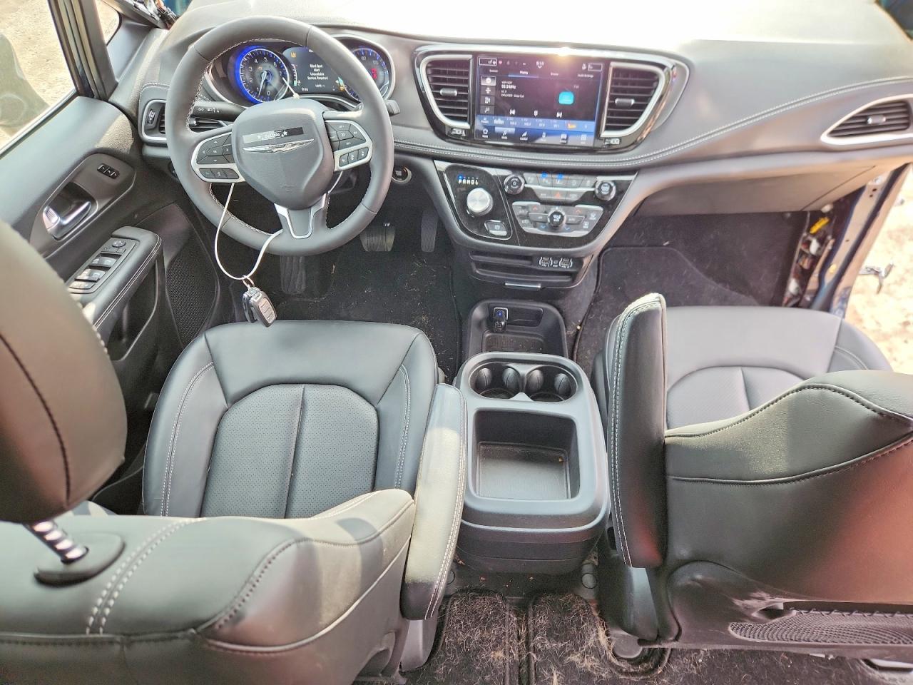 Chrysler Pacifica Select