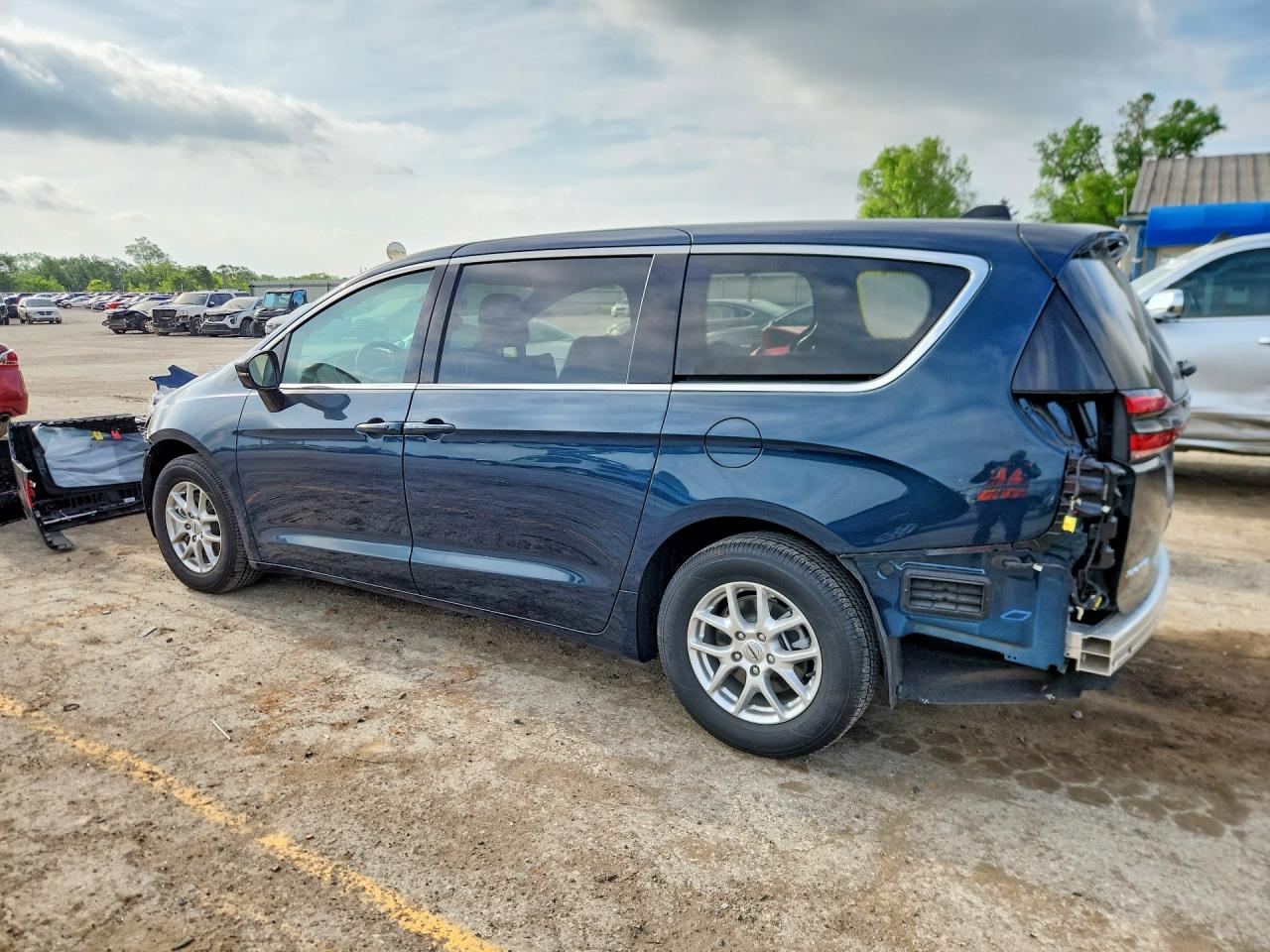 Chrysler Pacifica Select