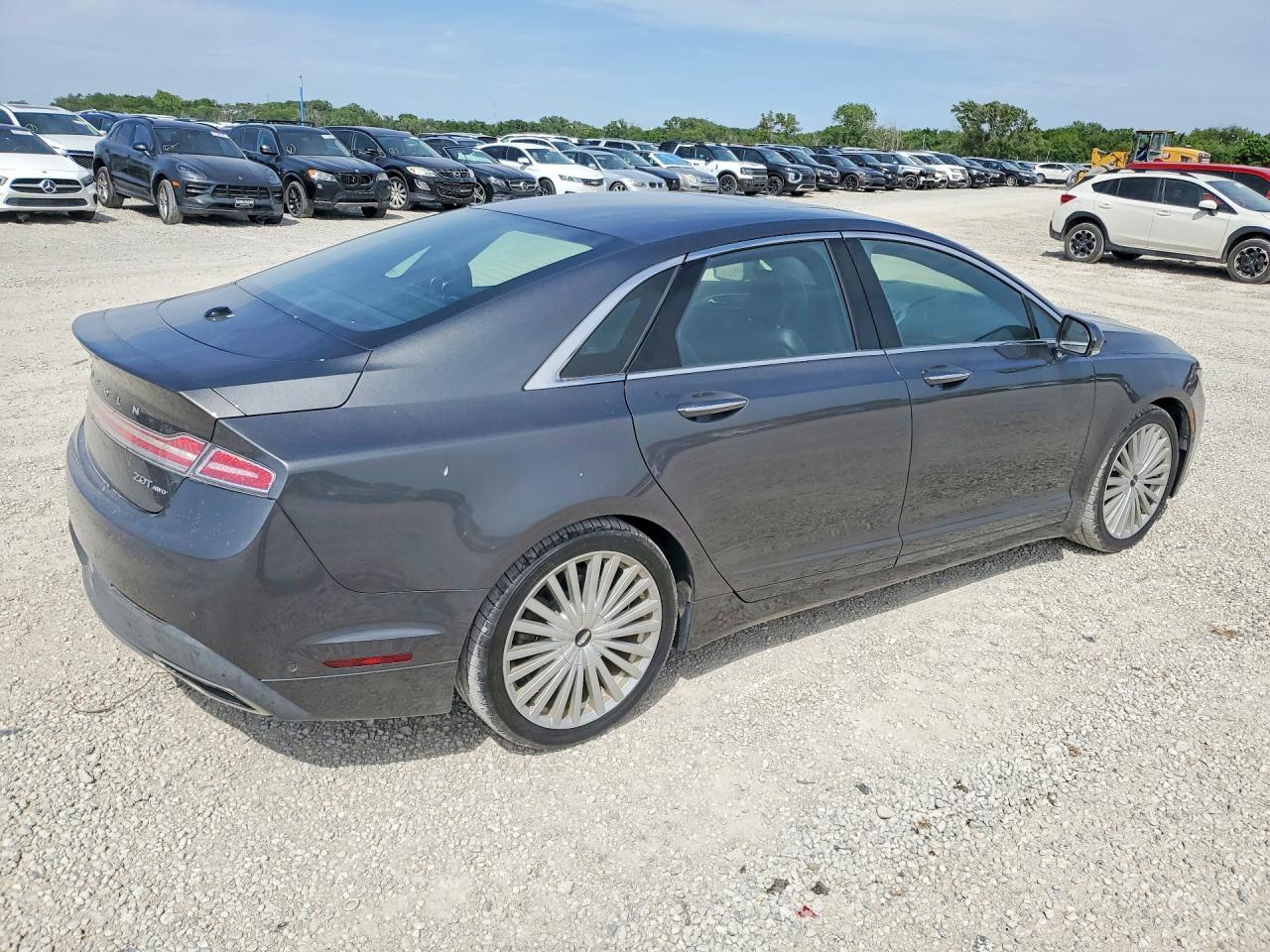 Lincoln MKZ Reserve
