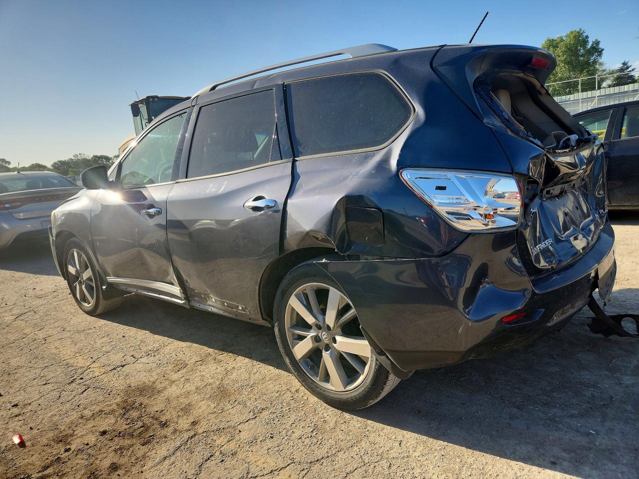 Nissan Pathfinder S