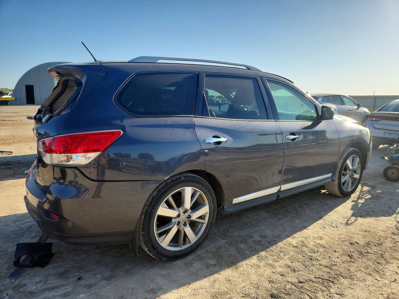 Nissan Pathfinder S