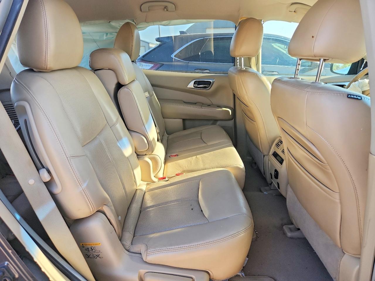 Nissan Pathfinder S