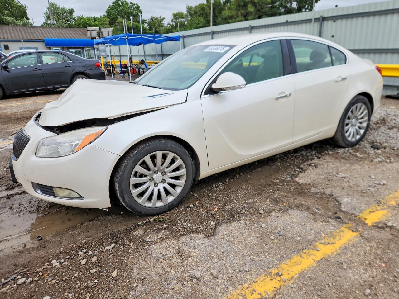 Salvage Buick Regal Image
