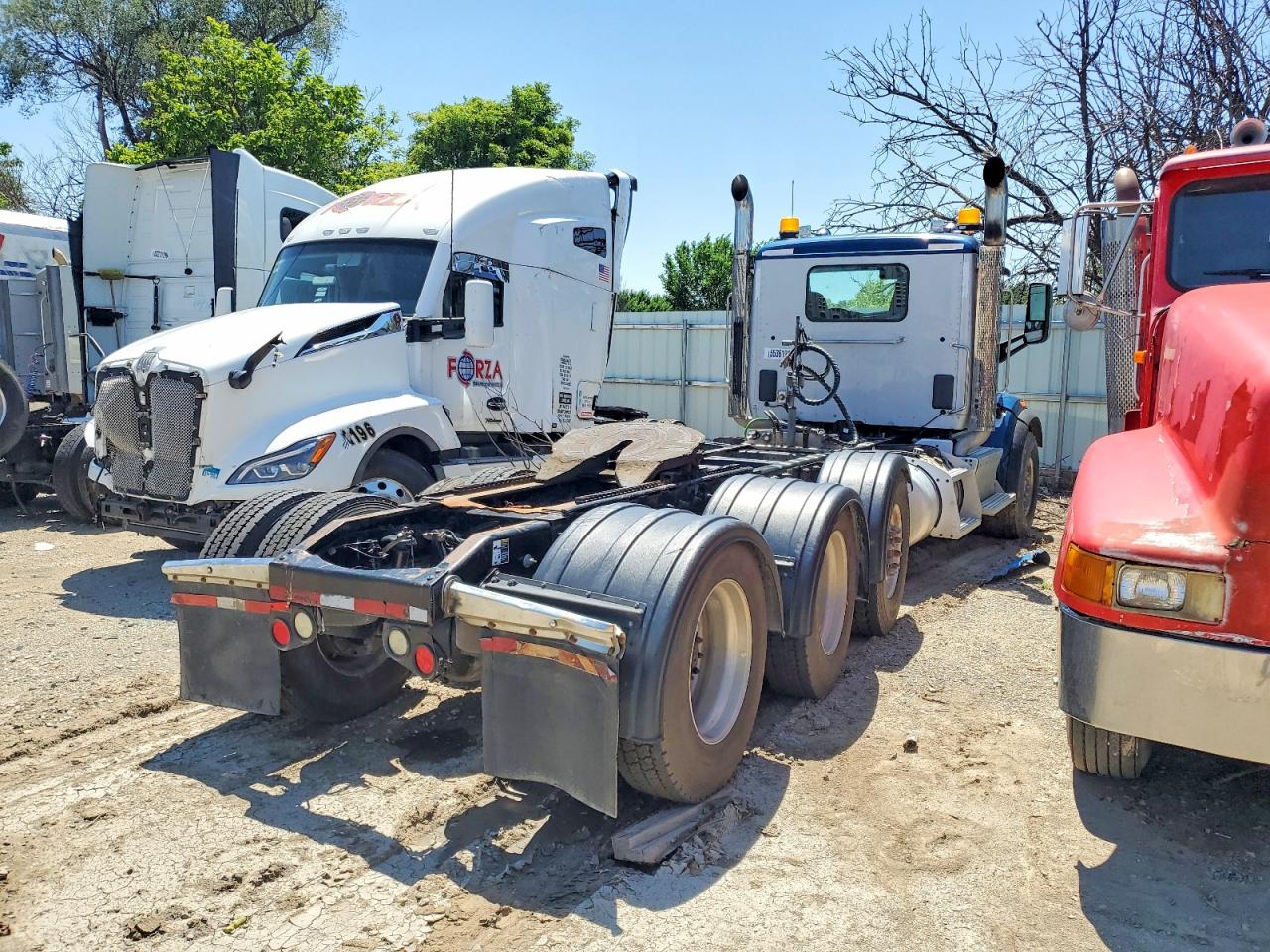 Peterbilt 567