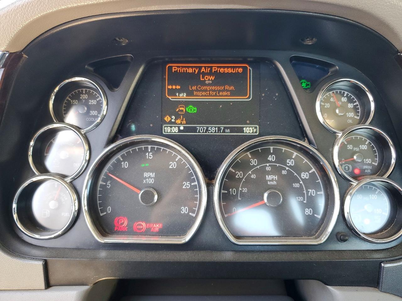 Peterbilt 567