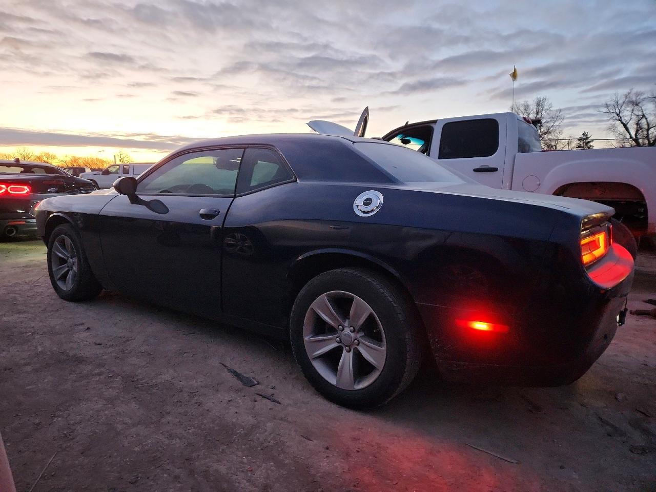 Dodge Challenger Sxt
