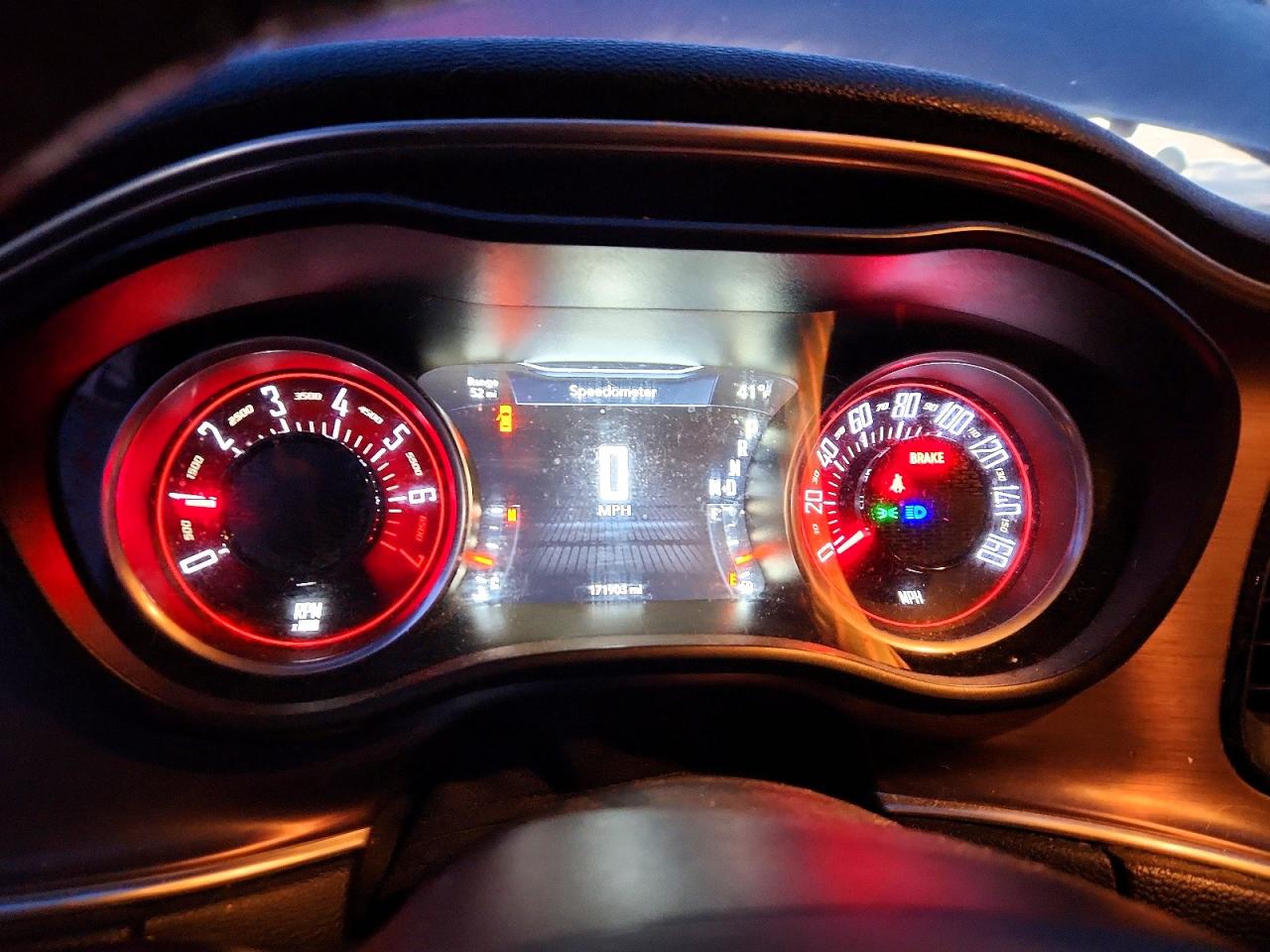 Dodge Challenger Sxt