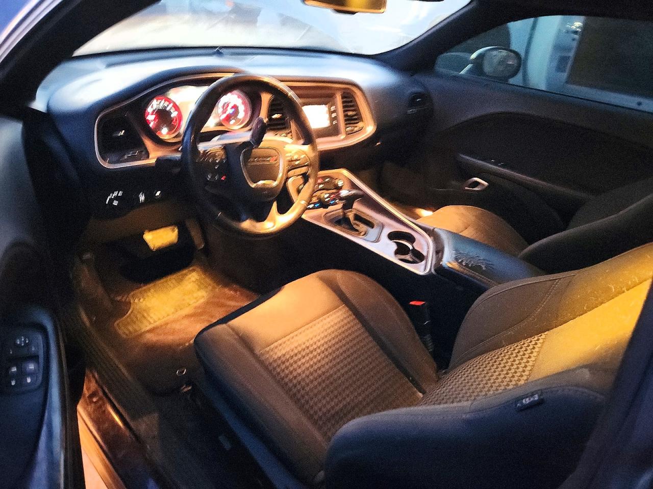 Dodge Challenger Sxt