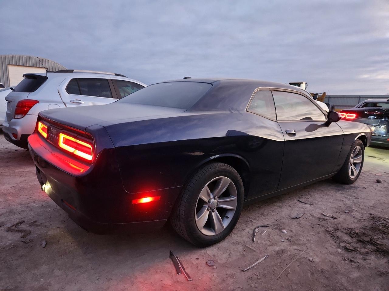 Dodge Challenger Sxt