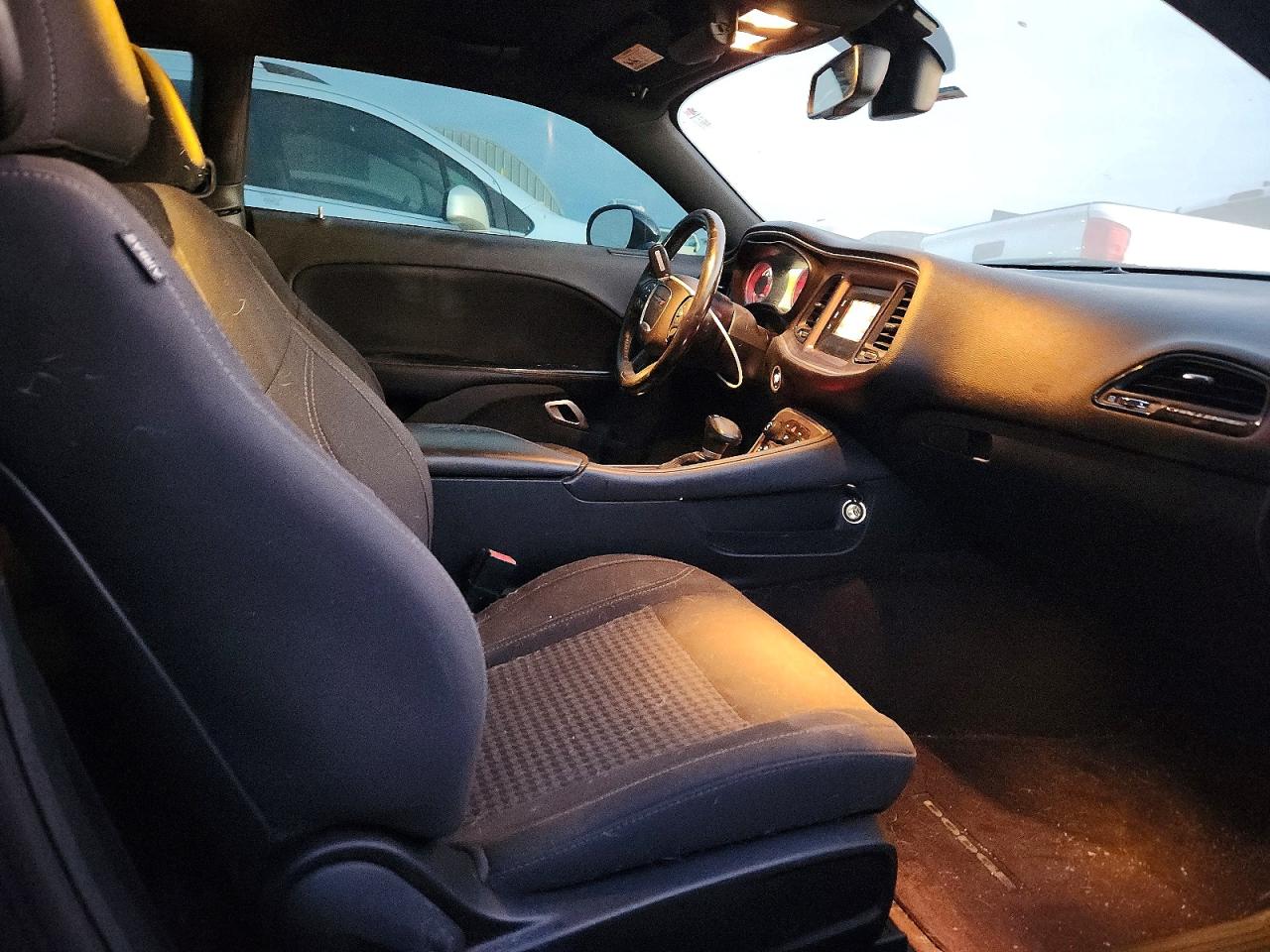 Dodge Challenger Sxt