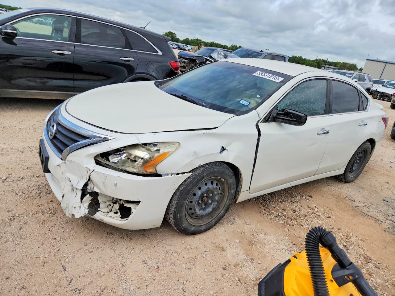 Salvage Nissan Altima Image